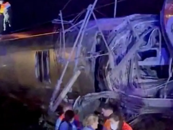 Más de 20 fallecidos en colisión de trenes en España