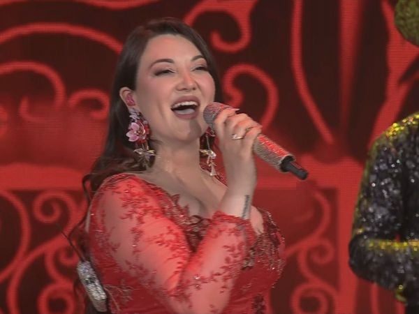 Entremares rinde homenaje a familiar fallecida en medio de su presentación en Olmué