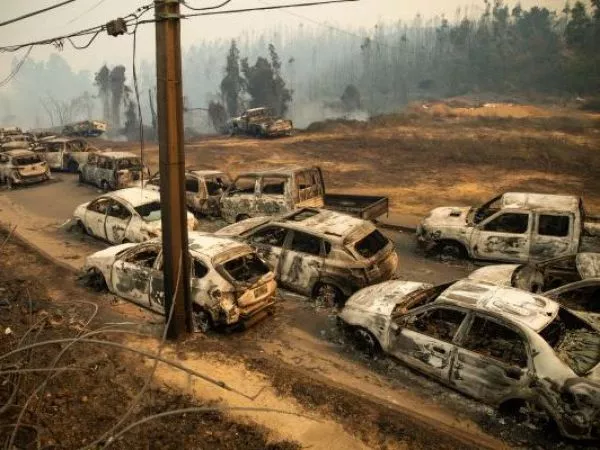 Toque de queda indefinido en Lirquén por búsqueda de personas fallecidas tras incendio