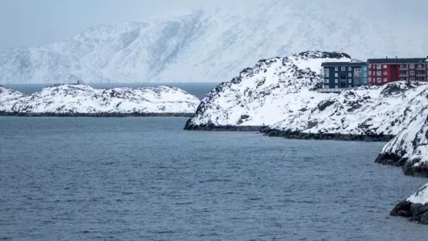 Aumenta la tensión en Groenlandia: llegan militares daneses en medio de amenazas de Trump