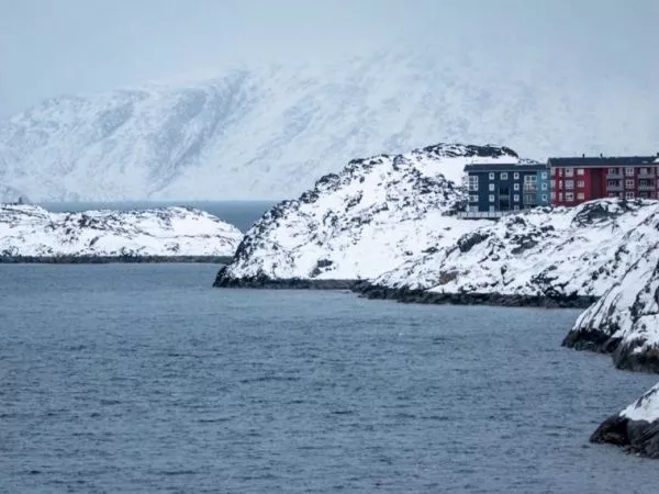 Aumenta la tensión en Groenlandia: llegan militares daneses en medio de amenazas de Trump