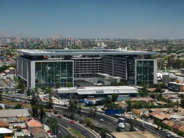 Contraloría rechaza ampliación de contrato de $3.700 millones a concesionaria del Centro de Justicia