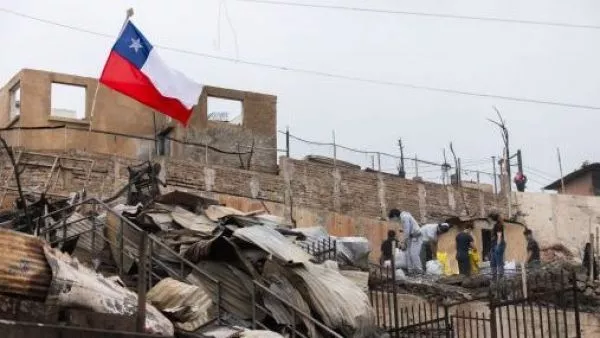 Reos participan en remoción de escombros en zonas siniestradas de Punta de Parra