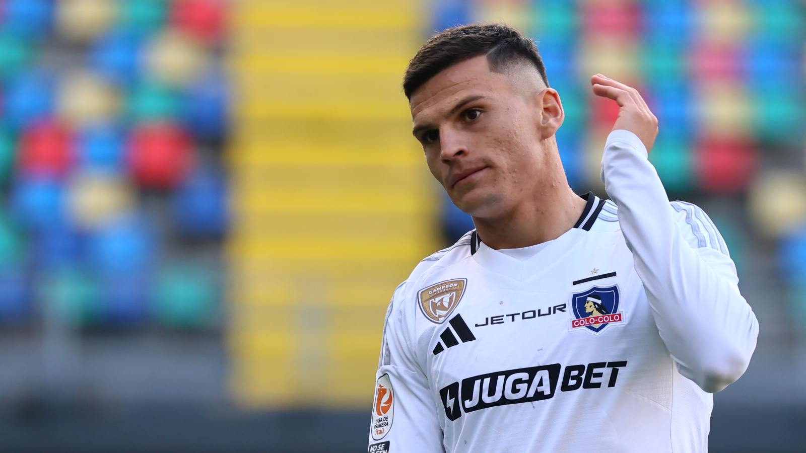 Lucas Cepeda molesto jugando por Colo Colo