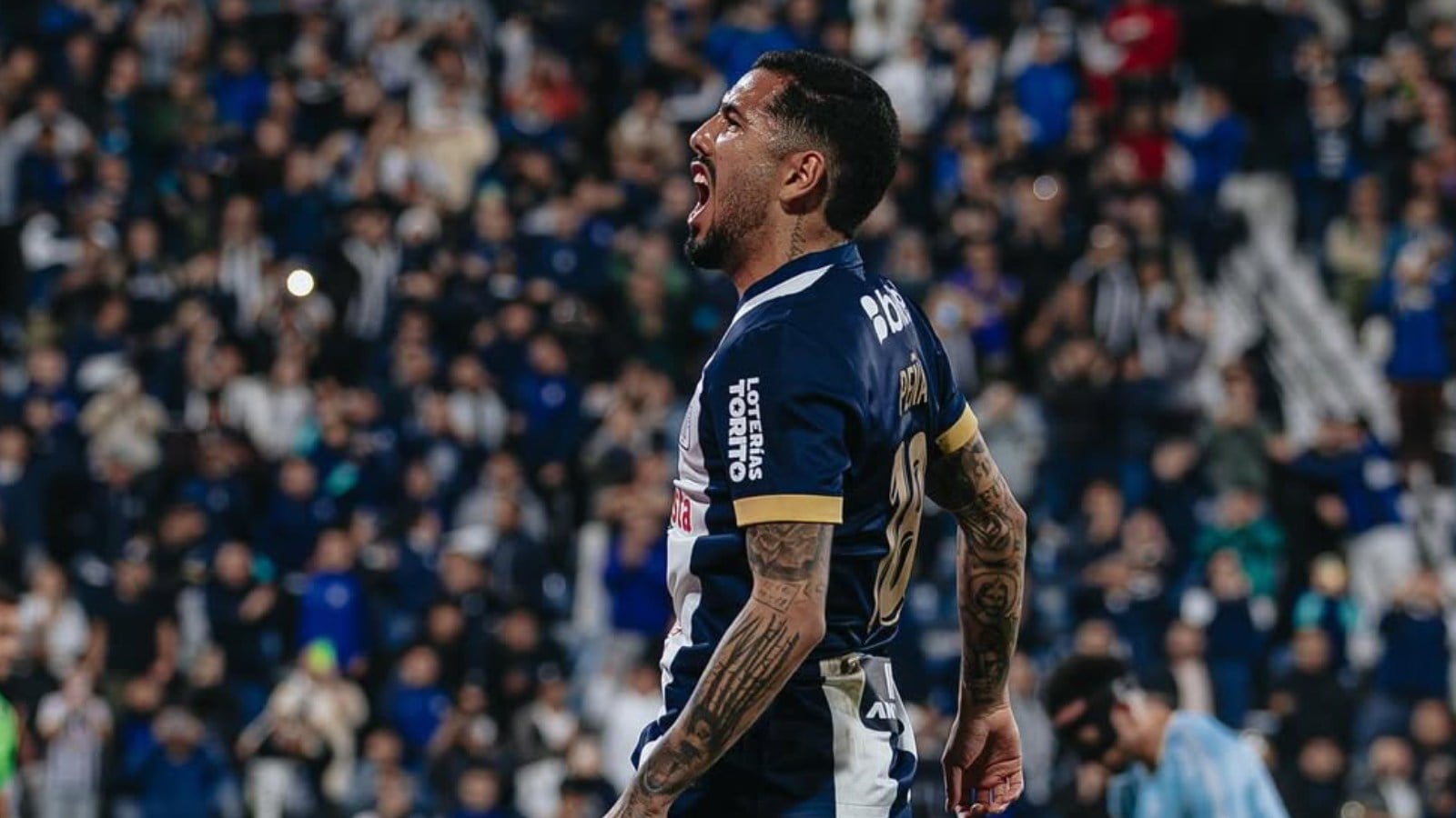 Sergio Peña jugando por Alianza Lima