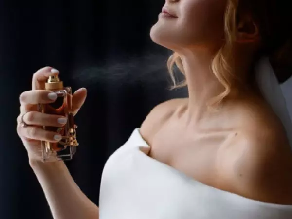 Fiscalía investiga a empresarios de origen indio importadores de perfumes de lujo