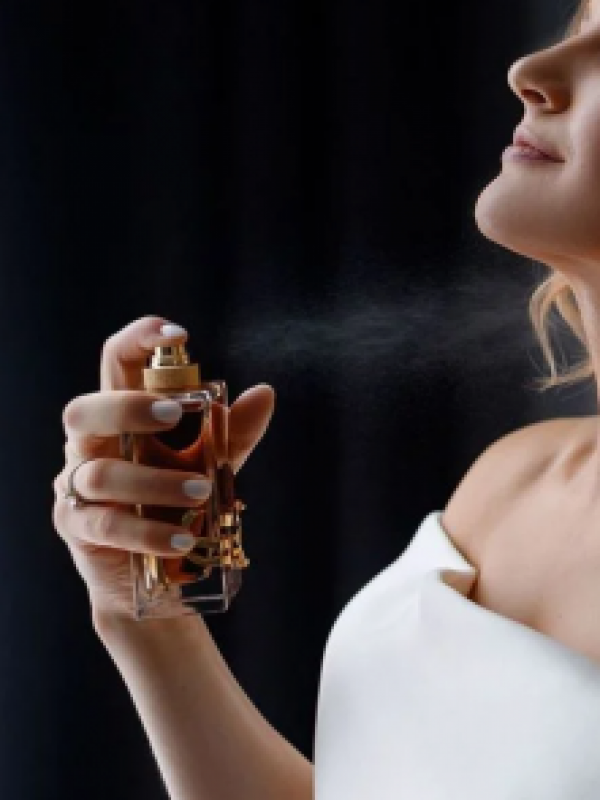 Fiscalía investiga a empresarios de origen indio importadores de perfumes de lujo