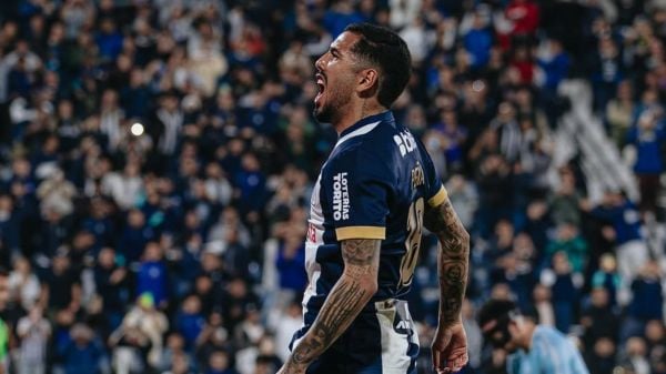 Sergio Peña jugando por Alianza Lima