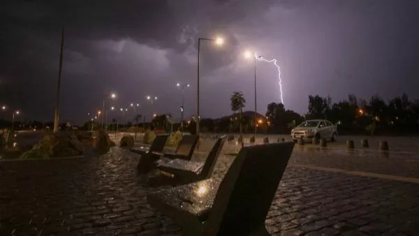 Alerta por tormentas eléctricas y lluvias en tres regiones del país