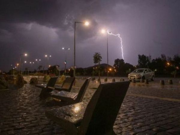 Alerta por tormentas eléctricas y lluvias en tres regiones del país