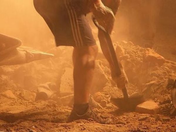 Padre pierde su hogar en incendio forestal mientras acompañaba el nacimiento de su hijo en Lirquén