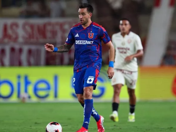 Matías Zaldivia jugando ante Universitario