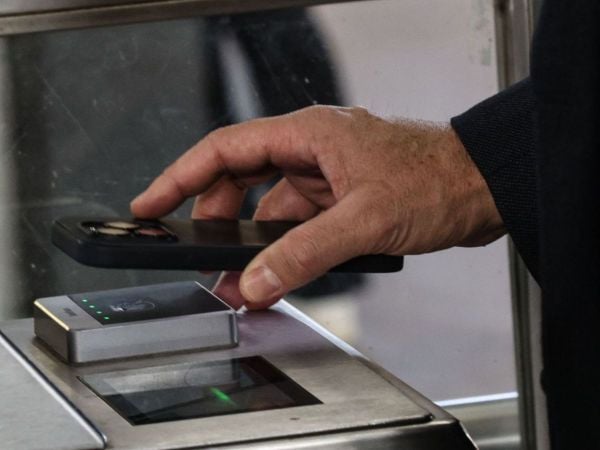 Metro y Tren Nos se podrá pagar con tarjetas bancarias
