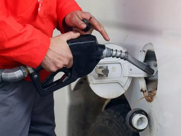 ¿Suben o bajan los combustibles? PRECIO DE LA BENCINA