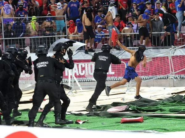 Incidentes en el Estadio Nacional en el partido de la Universidad de Chile y Audax Italiano