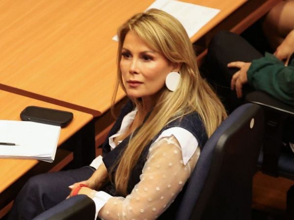 Defensa de Cathy Barriga pide aplazar juicio hasta agosto.