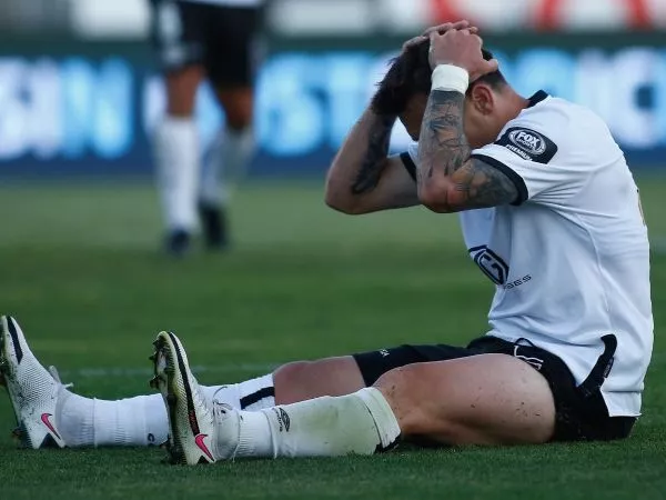Pablo Mouche lamentándose tras fallar un gol por Colo Colo