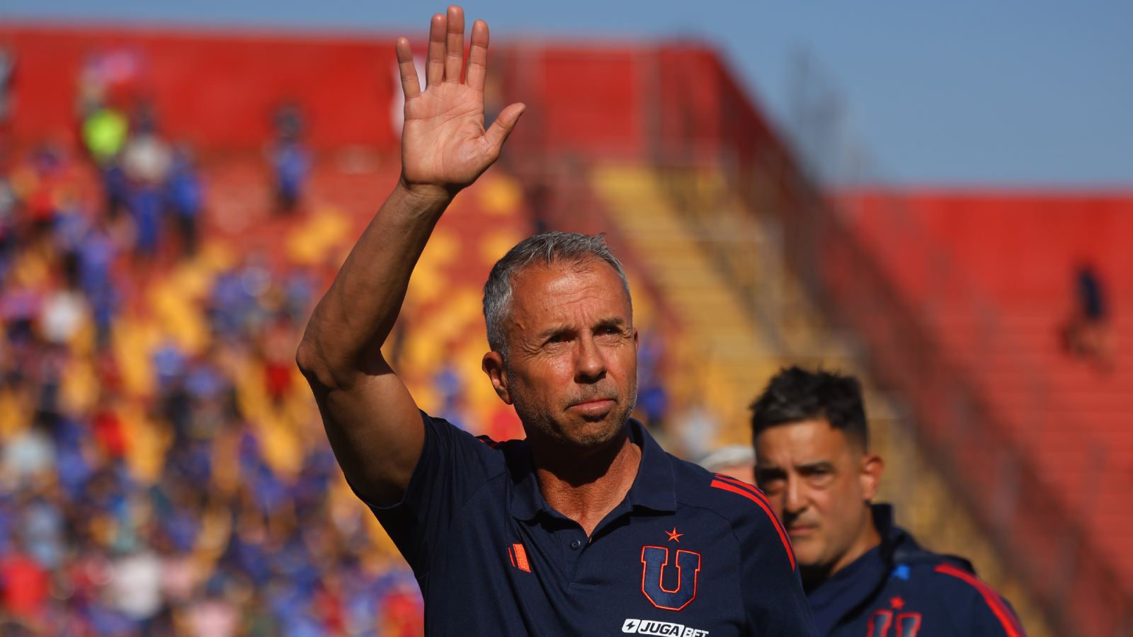 Gustavo Álvarez dirigiendo a la Universidad de Chile