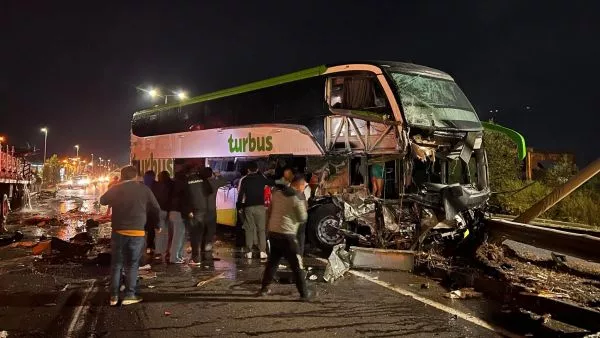 Choque de Turbus con camión