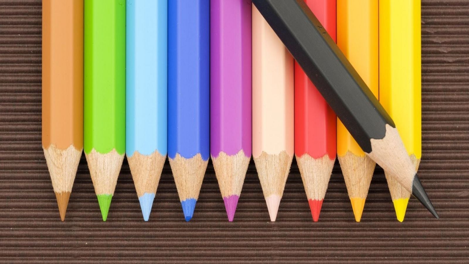 Sernac alertó sobre venta de lápices de colores altamente tóxicos en Barrio Meiggs