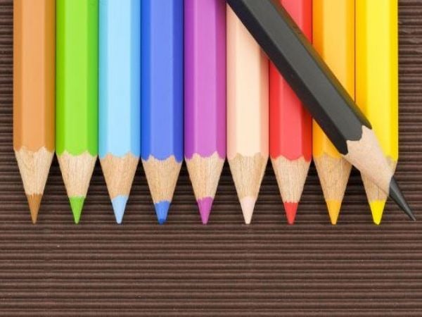 Sernac alertó sobre venta de lápices de colores altamente tóxicos en Barrio Meiggs