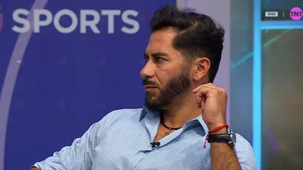 Johnny Herrera analizando la llegada de Álvaro Madrid a Colo Colo en TNT Sports