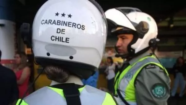 Carabineros decomisa casi un centenar de camisetas de fútbol falsas