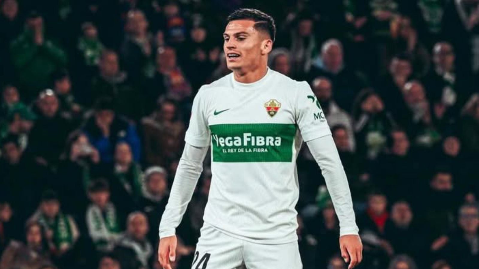 Lucas Cepeda jugando por el Elche ante el Barcelona