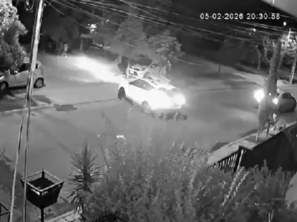 Madre y sus hijos sufrieron violento portonazo en Puente Alto.