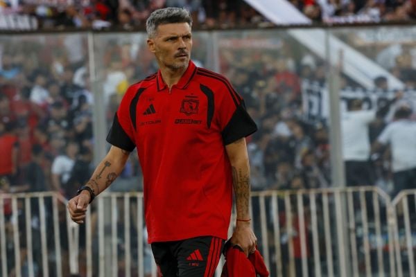 Javier Correa es blanco de las críticas de los hinchas de Colo Colo