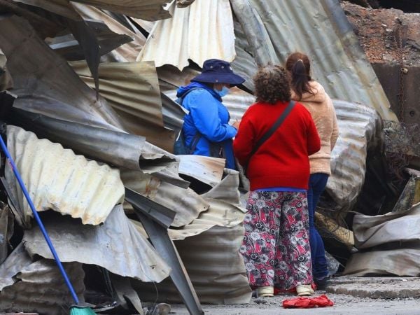 Afectados por incendio forestal en el Biobío.
