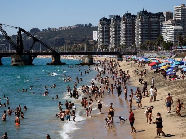 Tragedia en Viña del Mar: bañista muere ahogado en playa Caleta Abarca