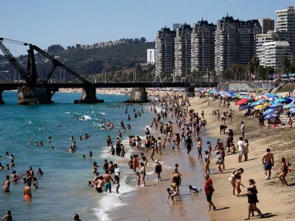 Tragedia en Viña del Mar: bañista muere ahogado en playa Caleta Abarca