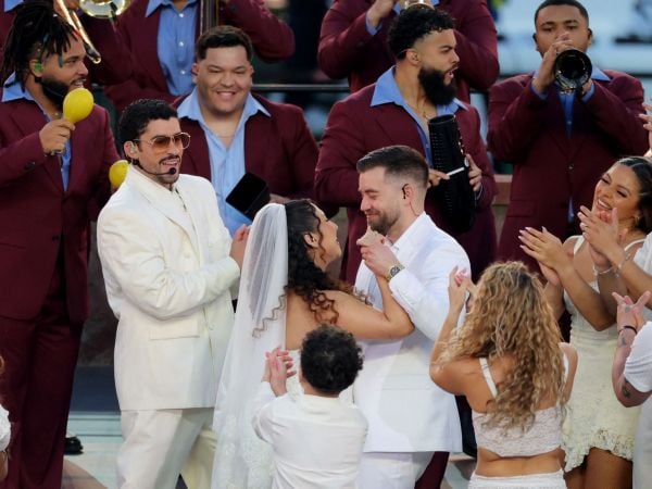 La HISTORIA de la pareja que se casó en show de Bad Bunny
