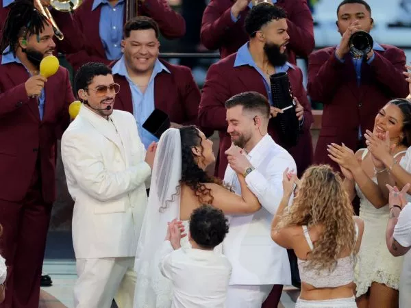 La HISTORIA de la pareja que se casó en show de Bad Bunny