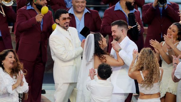 La HISTORIA de la pareja que se casó en show de Bad Bunny