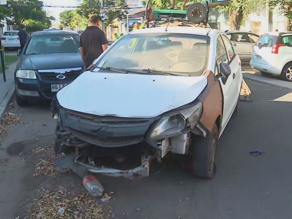Masivo retiro de vehículos abandonados en Santiago