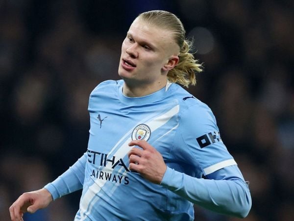 Erling Haaland jugando por el Manchester City