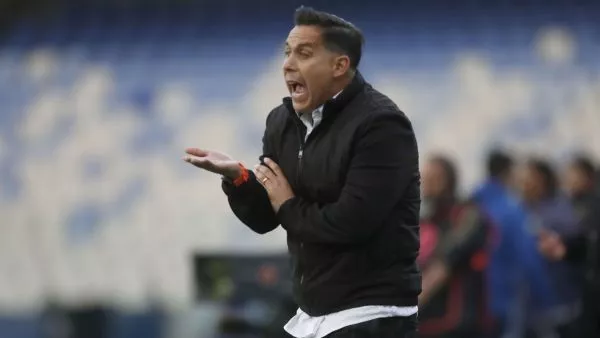 Arturo Sanhueza apuntó contra el mal estado en que se encuentra la cancha del estadio Germán Becker.