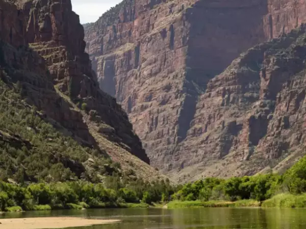 Misterio resuelto: la explicación científica al río que fluye 