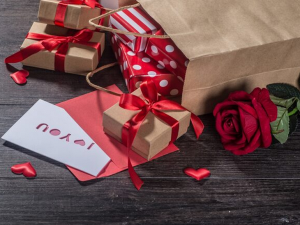 Los mejores regalos económicos para sorprender este 14 de febrero sin gastar de más, según la IA