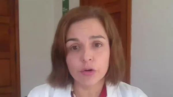 Psiquiatra sobre prohibición de celulares en salas de clases