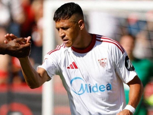 Alexis Sánchez jugando por el Sevilla