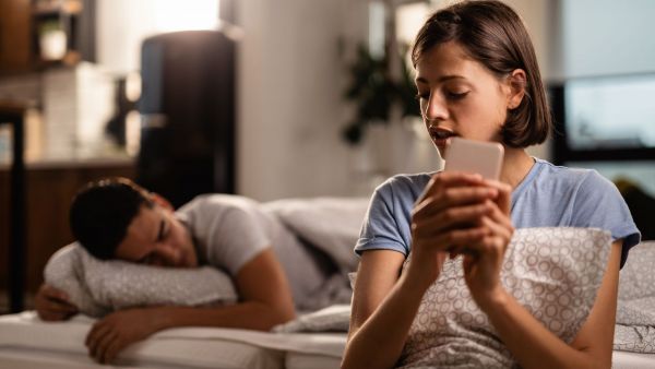 A días de San Valentín: este es el género y rango etario más infiel en chile