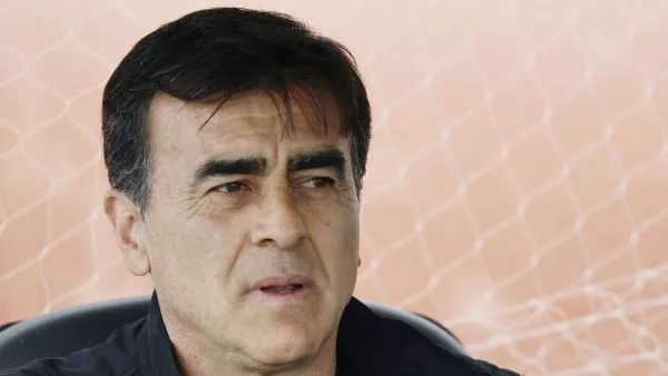 Gustavo Quinteros reconoció interés de Independiente por Maximiliano Gutiérrez