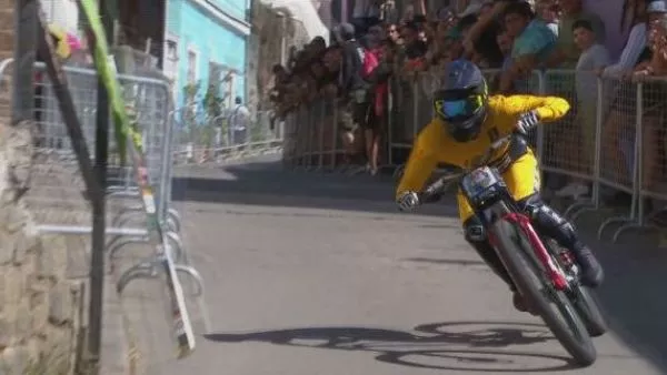 Este domingo Redbull Cerro Abajo por TVN