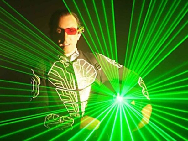 Se cumplen 22 años de su presentación en Viña: ¿qué fue del 'Hombre Láser'?