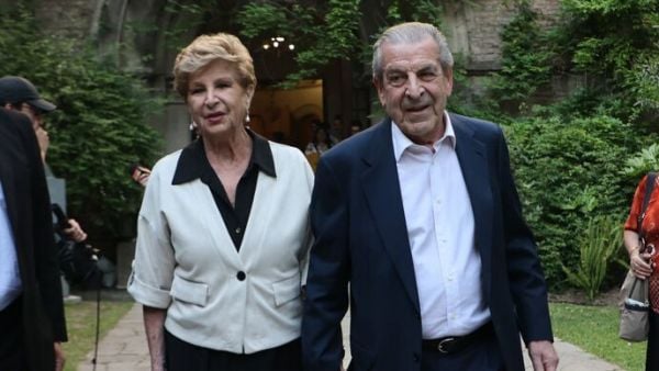 Marta Larraechea pasa a la Unidad de Cuidados Intermedios