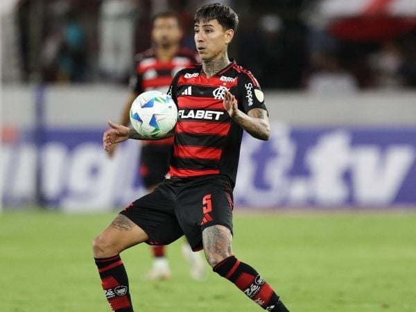 Erick Pulgar jugando por Flamengo