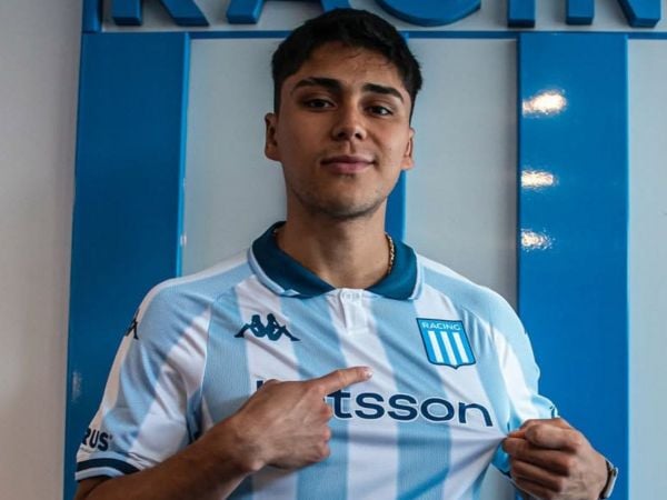 Damián Pizarro en su presentación por Racing